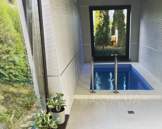 Комплекс отдыха «Хвоя» відгуки, лазня/сауна Борисполь  район Пер. Челюскинцев, 10 (пер Бондаревский, 10), фото, адреса з картою проїзду.